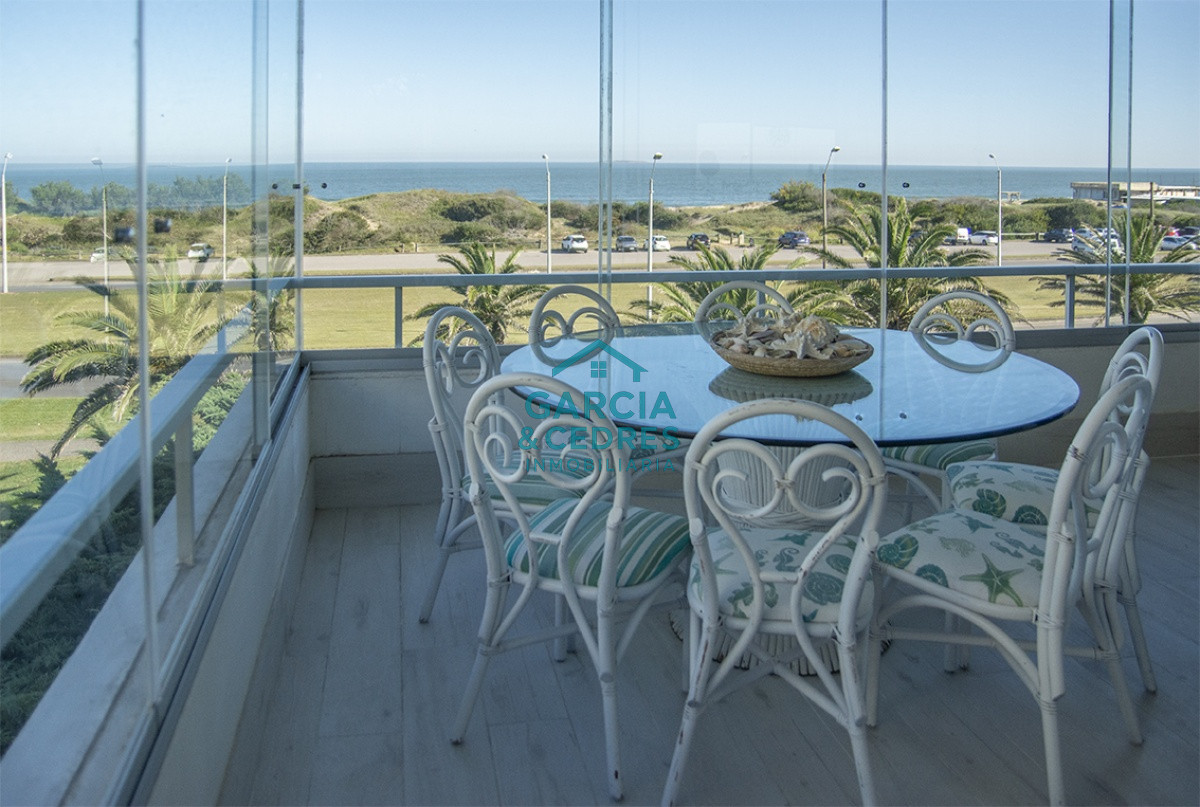 Apartamento ID.457 - Departamento en edificio Esturión, frente al mar, 3 dormitorios en venta