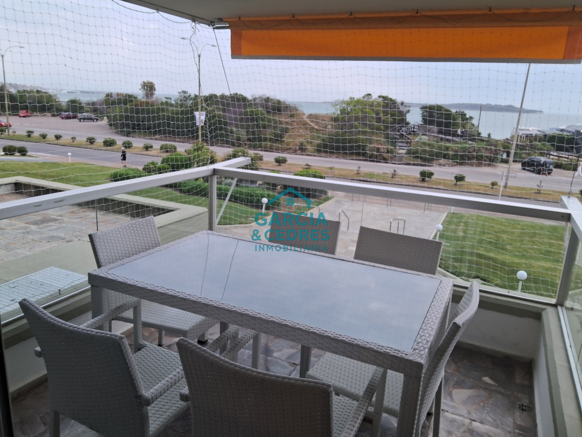 Apartamento ID.465 - Hermoso Departamento de 3 dormitorios en venta frente al mar. 