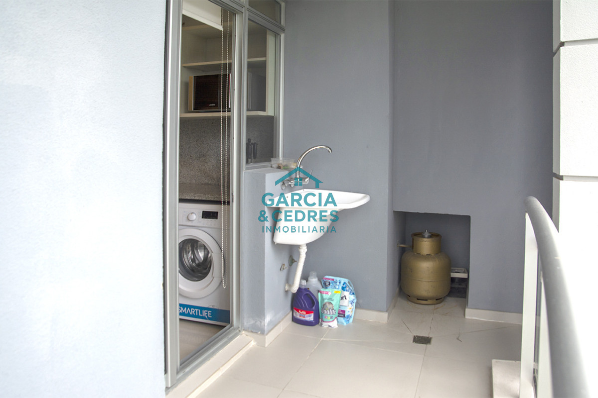 Apartamento ID.462 - Apartamento de 3 Dormitorios en Playa Mansa en venta  - A Pasos del Mar