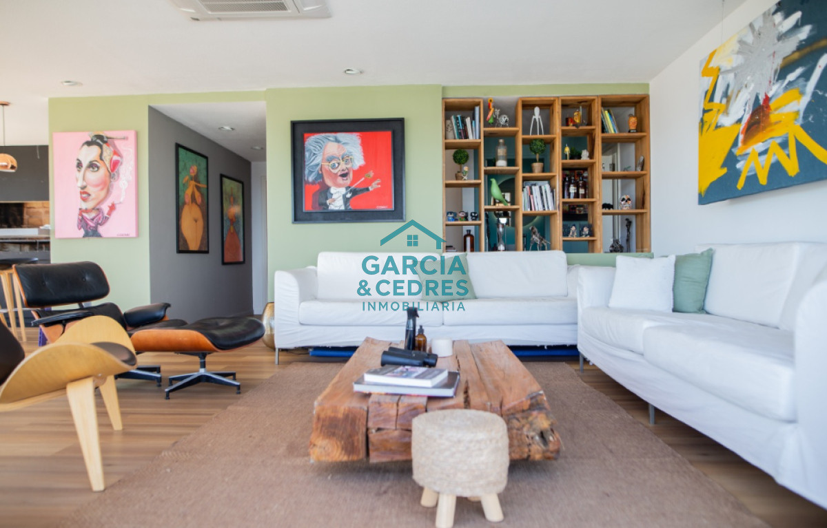 Apartamento ID.454 - Vende apartamento 4 dormitorios, comodo e iluminado en Mansa Punta del Este.
