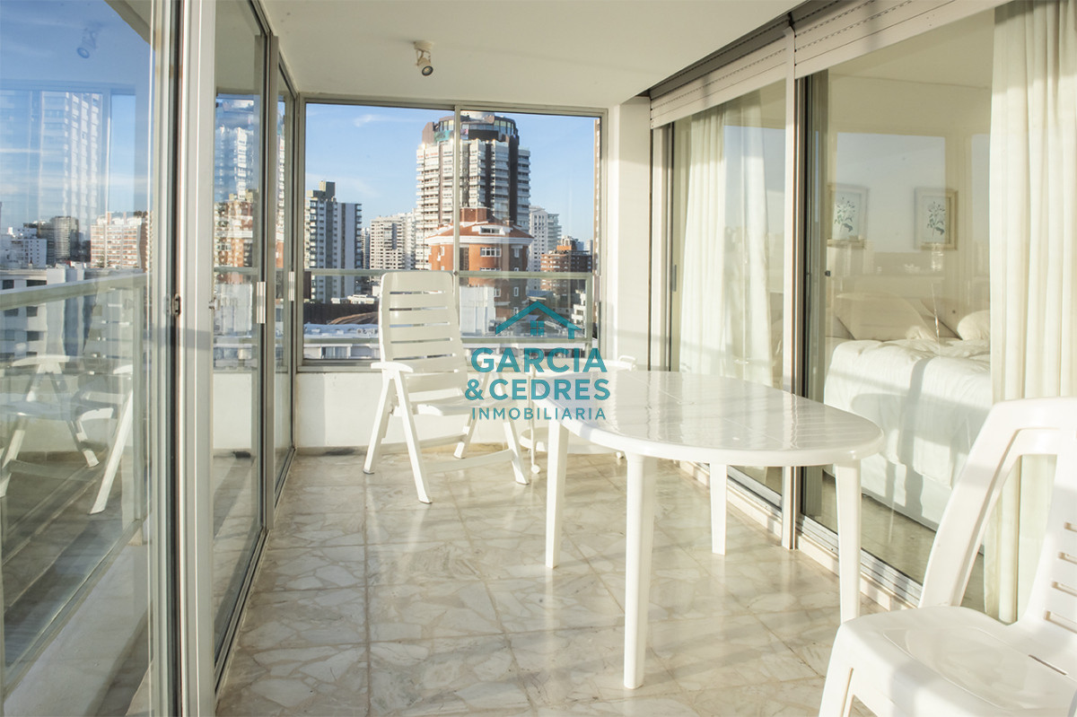 Apartamento ID.455 - Vende departamento de 3 dormitorios con vista al Puerto, Punta del Este