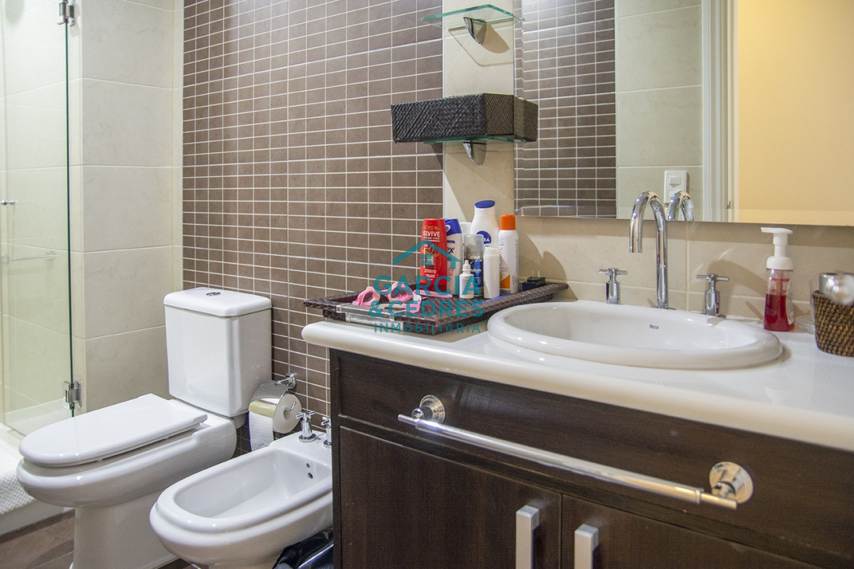Apartamento ID.453 - Hermoso departamento en edificio Imperiale en alquiler, 3 dormitorios en suite