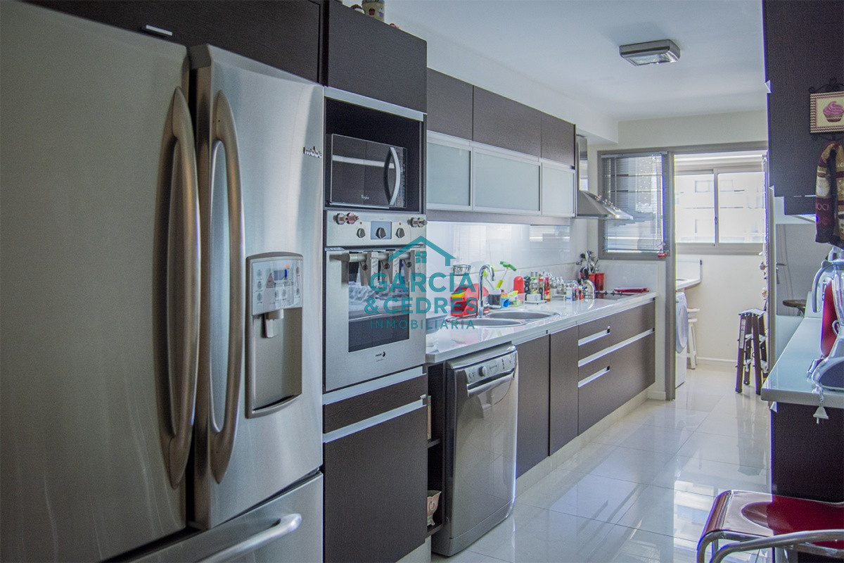 Apartamento ID.453 - Hermoso departamento en edificio Imperiale en alquiler, 3 dormitorios en suite