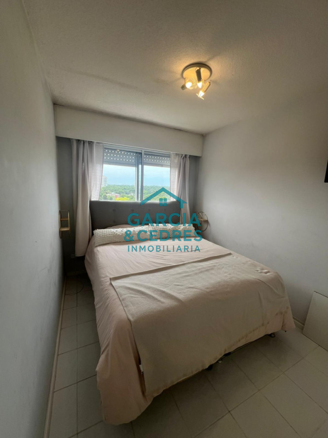 Apartamento ID.454 - Vende apartamento 4 dormitorios, comodo e iluminado en Mansa Punta del Este.