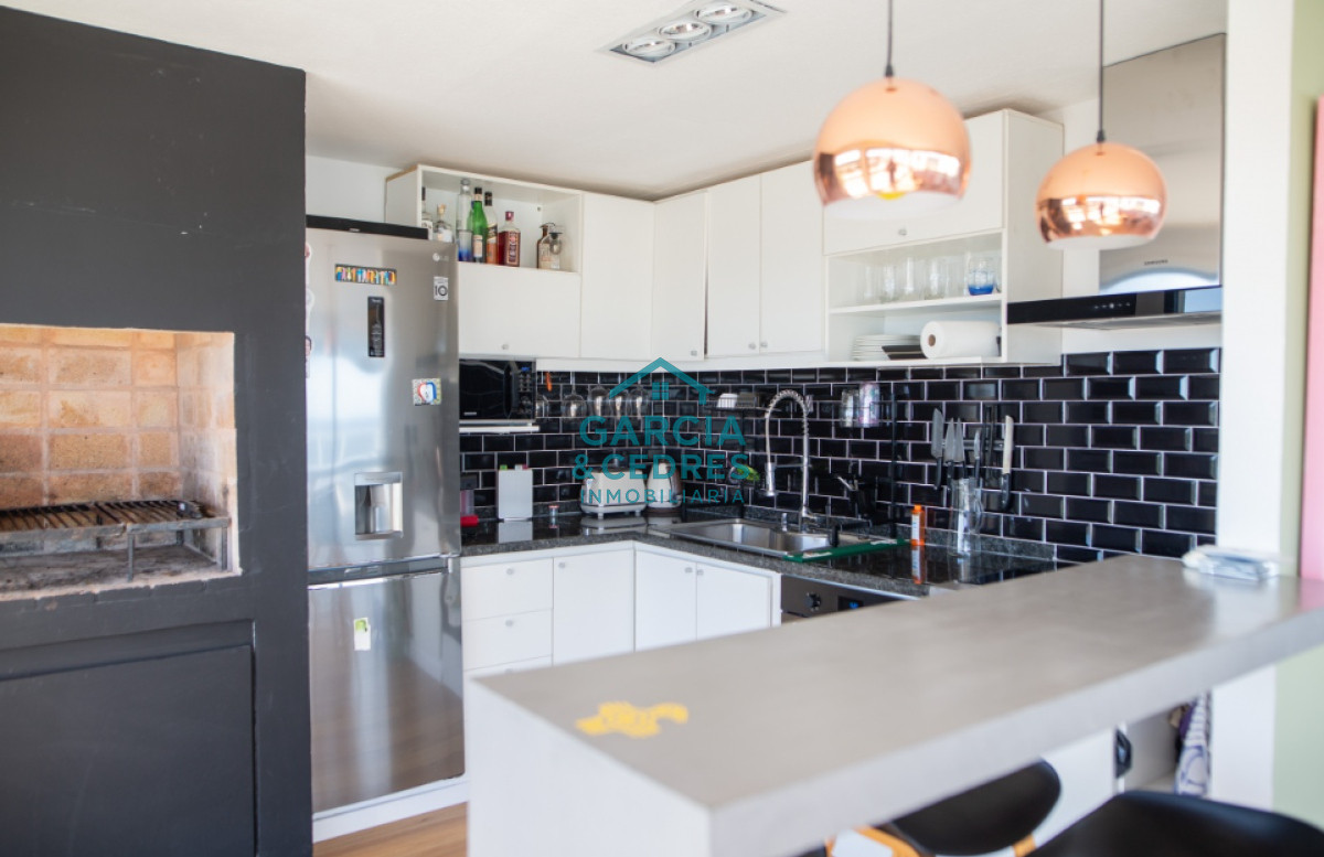 Apartamento ID.454 - Vende apartamento 4 dormitorios, comodo e iluminado en Mansa Punta del Este.