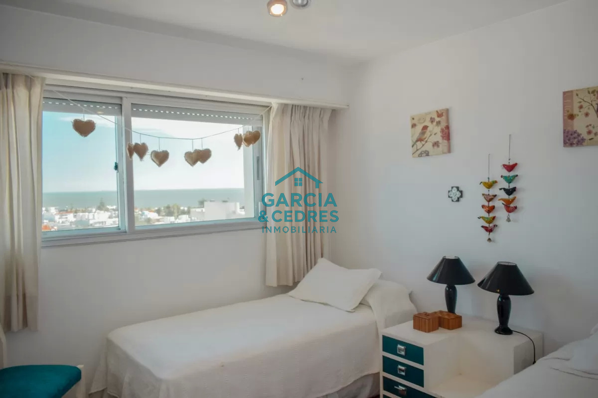 Apartamento ID.459 - Departamento de 3 dormitorios + dep. en venta en Edif. Fontemar, vista al Puerto