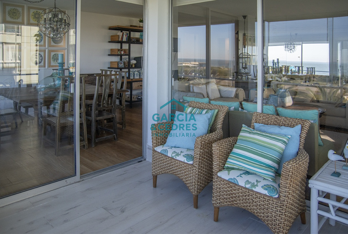Apartamento ID.457 - Departamento en edificio Esturión, frente al mar, 3 dormitorios en venta