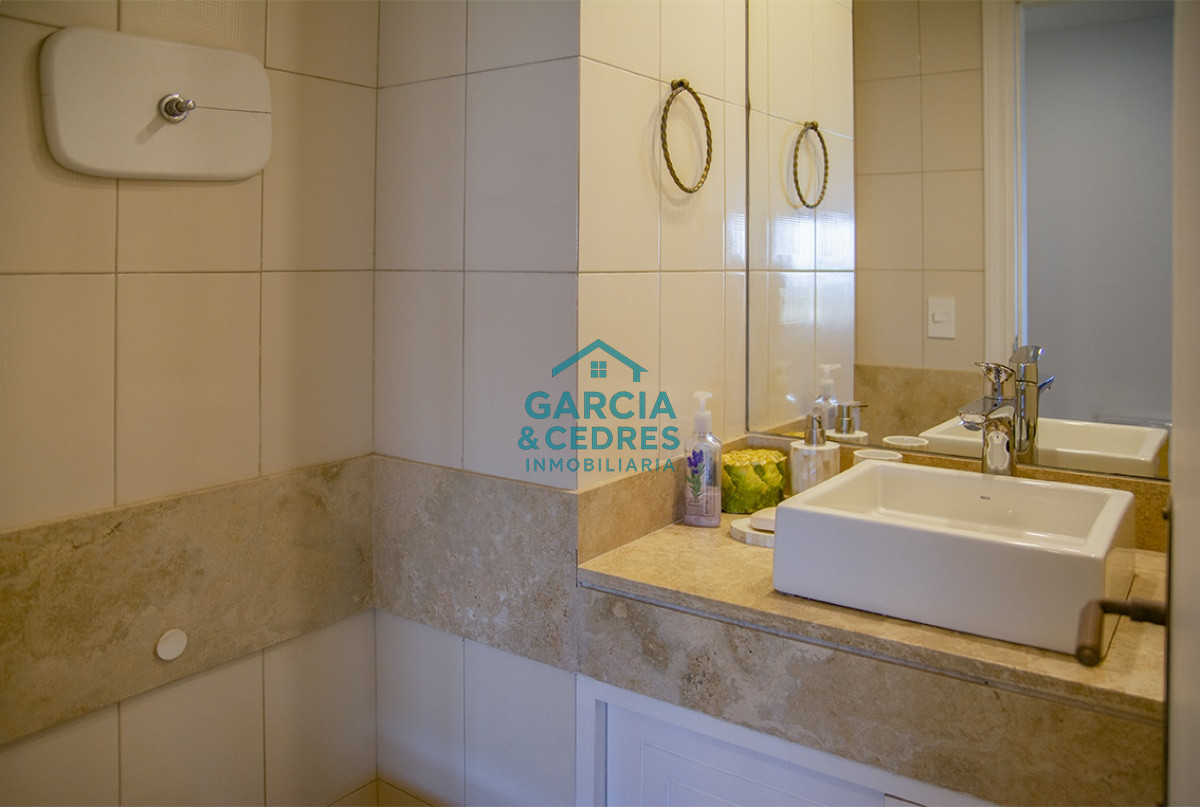 Apartamento ID.457 - Departamento en edificio Esturión, frente al mar, 3 dormitorios en venta