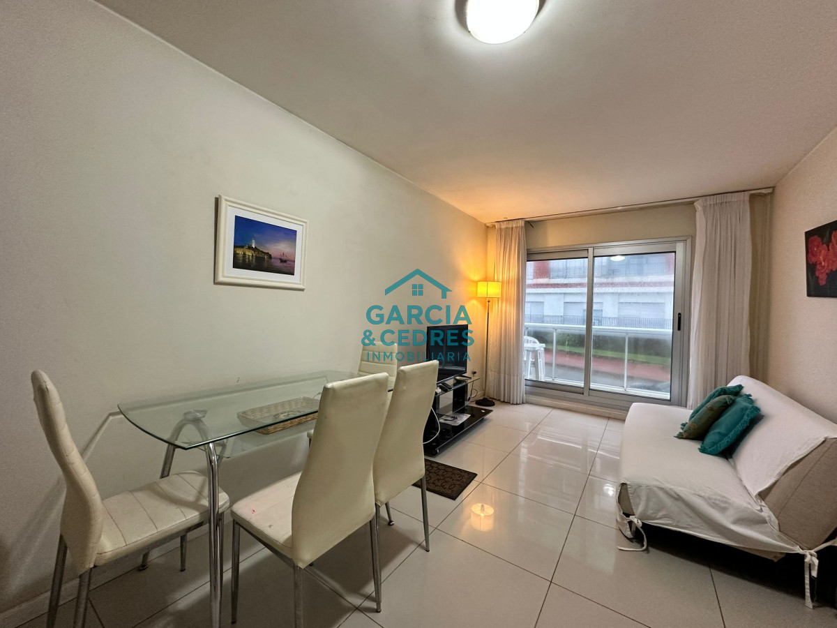 Apartamento ID.155 - Apartamento en venta, 1 dormitorio en Península, Punta del Este