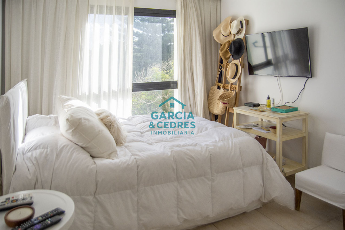 Apartamento ID.447 - Apartamento de 3 dormitorios ensuite en primera línea Playa Brava Punta del Este