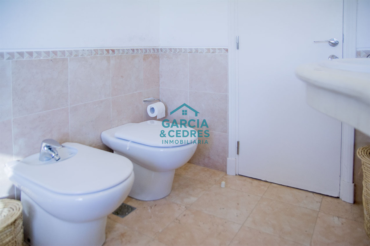 Apartamento ID.447 - Apartamento de 3 dormitorios ensuite en primera línea Playa Brava Punta del Este
