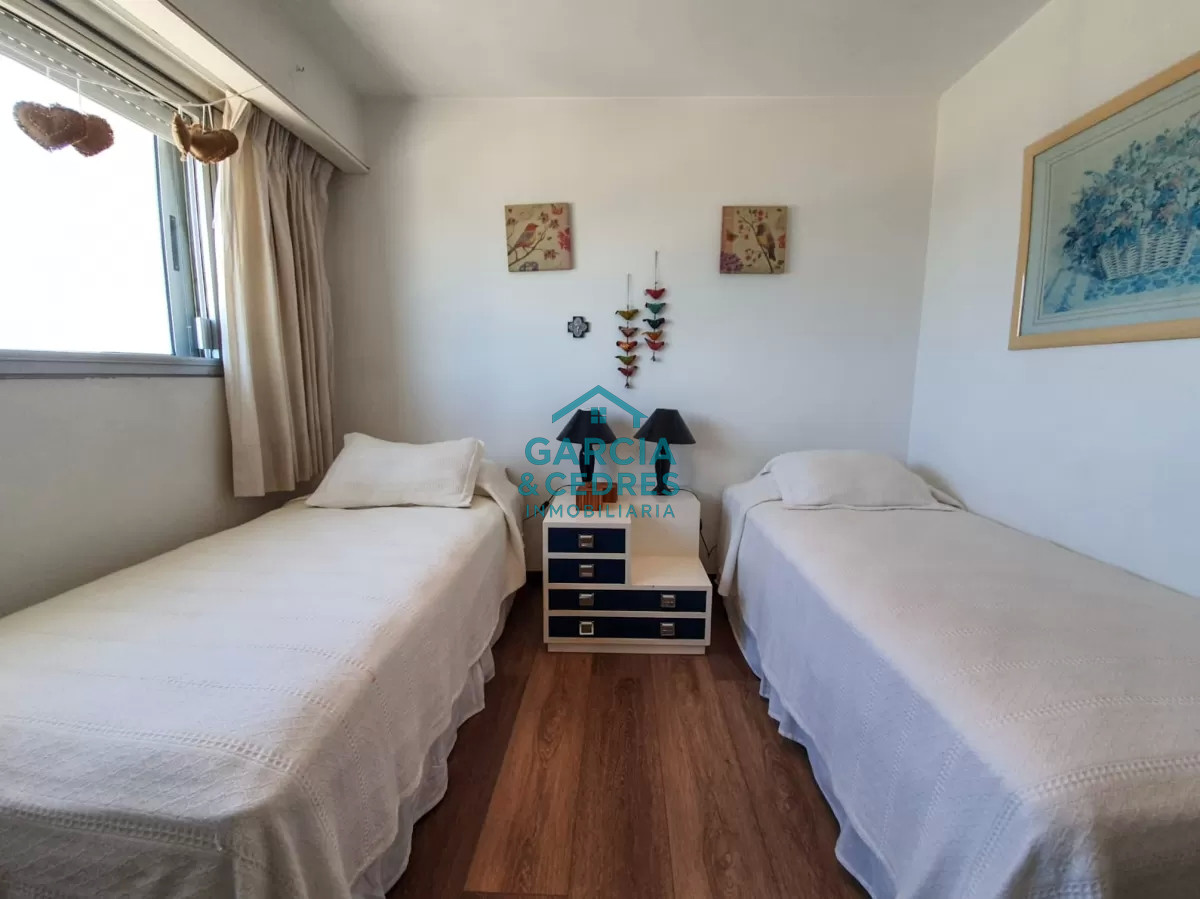 Apartamento ID.459 - Departamento de 3 dormitorios + dep. en venta en Edif. Fontemar, vista al Puerto