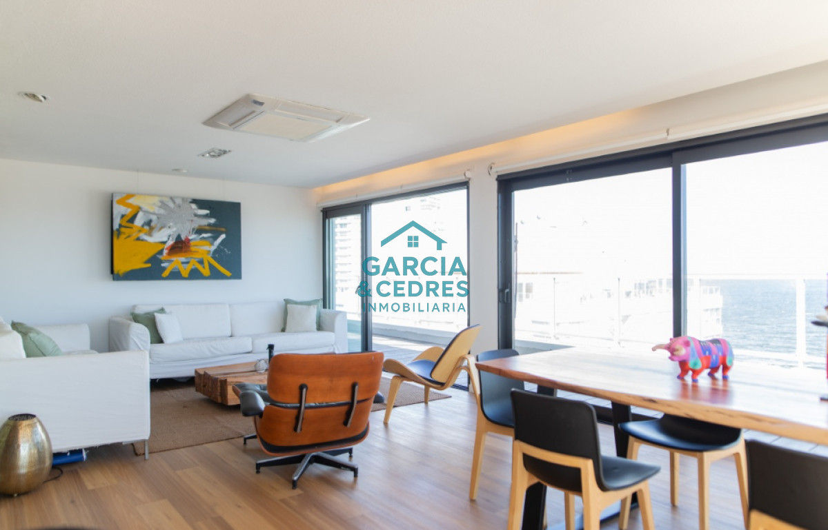 Apartamento ID.454 - Vende apartamento 4 dormitorios, comodo e iluminado en Mansa Punta del Este.