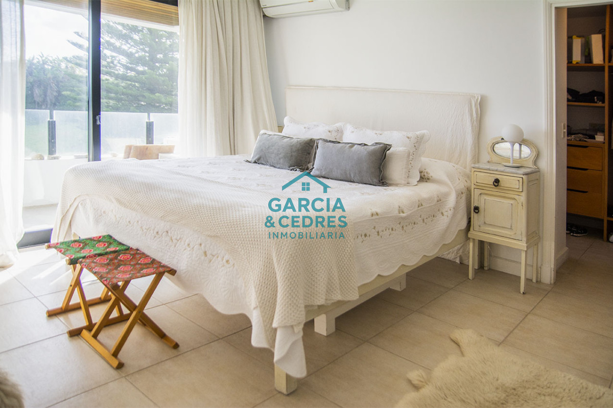 Apartamento ID.447 - Apartamento de 3 dormitorios ensuite en primera línea Playa Brava Punta del Este