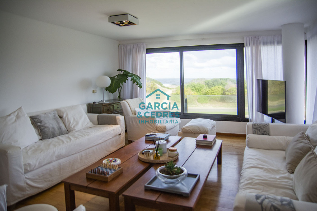 Apartamento ID.447 - Apartamento de 3 dormitorios ensuite en primera línea Playa Brava Punta del Este