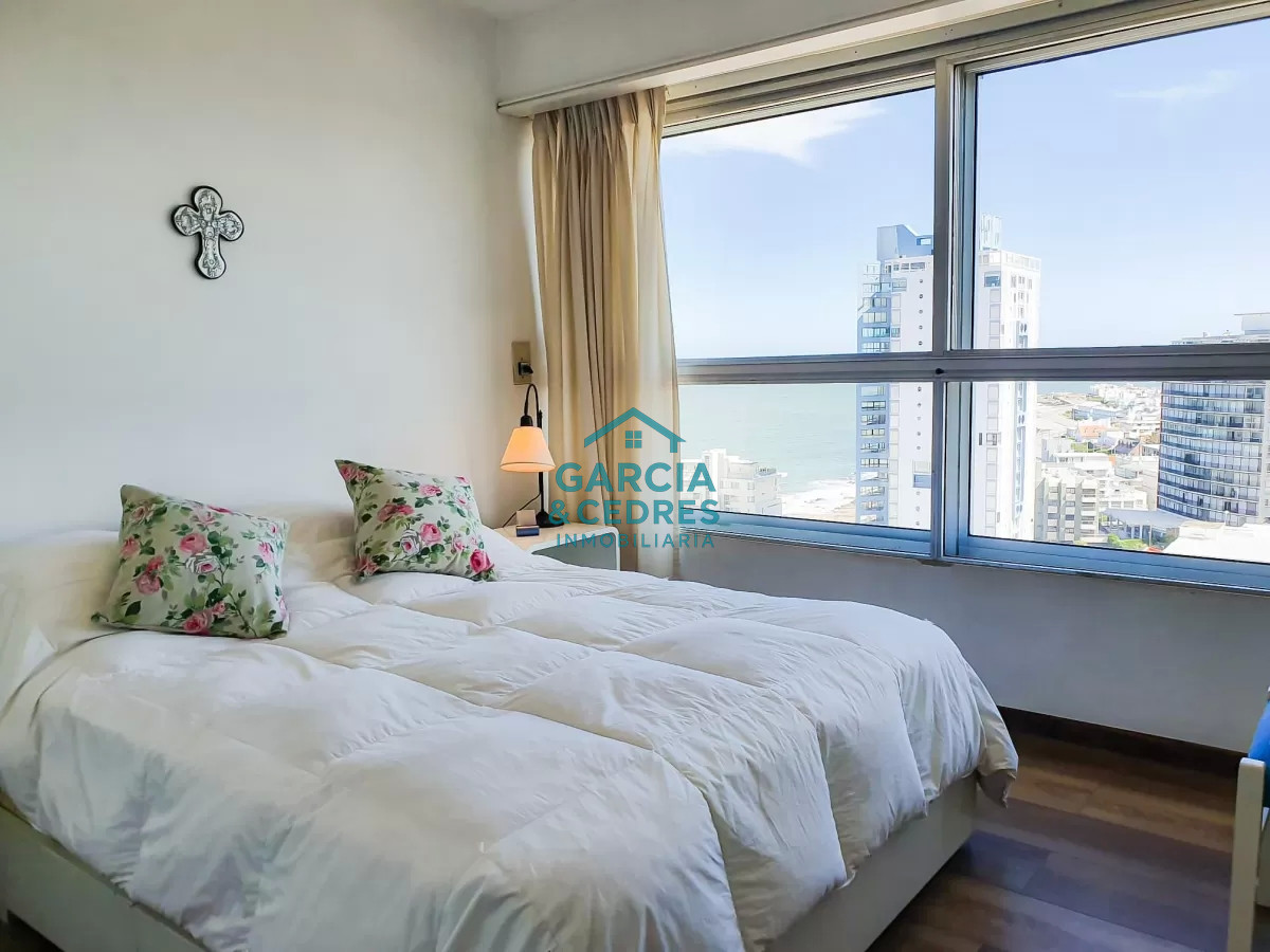 Apartamento ID.459 - Departamento de 3 dormitorios + dep. en venta en Edif. Fontemar, vista al Puerto