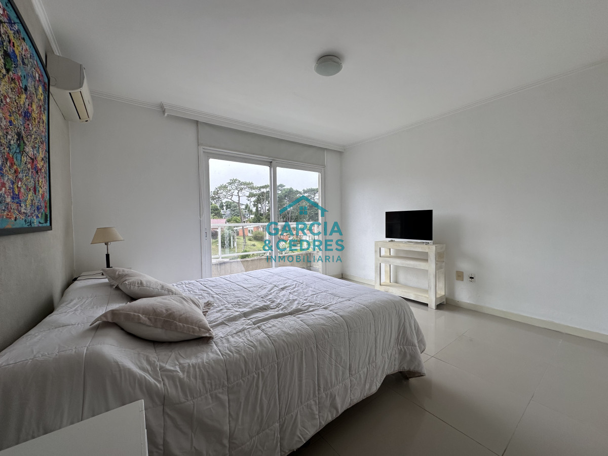 Apartamento ID.152 - Vende apartamento en playa mansa de 1 dormitorio con parrillero, Punta del Este 