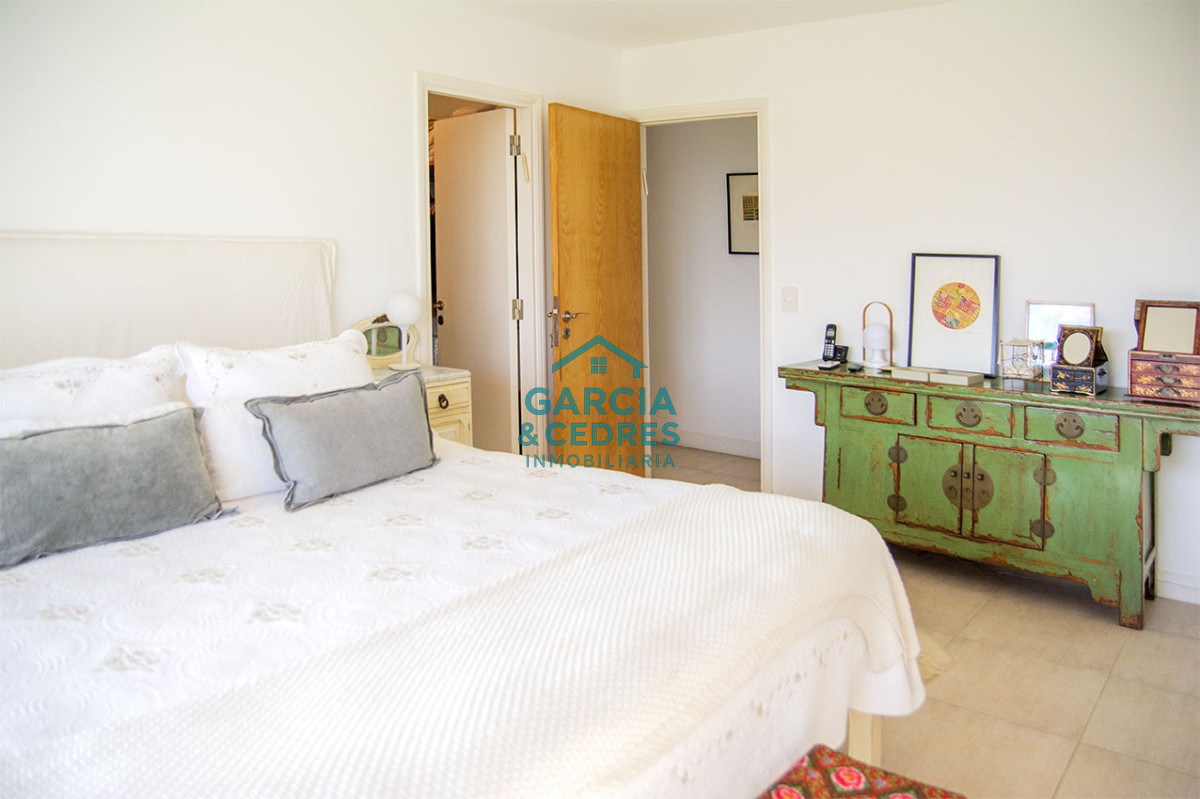 Apartamento ID.447 - Apartamento de 3 dormitorios ensuite en primera línea Playa Brava Punta del Este