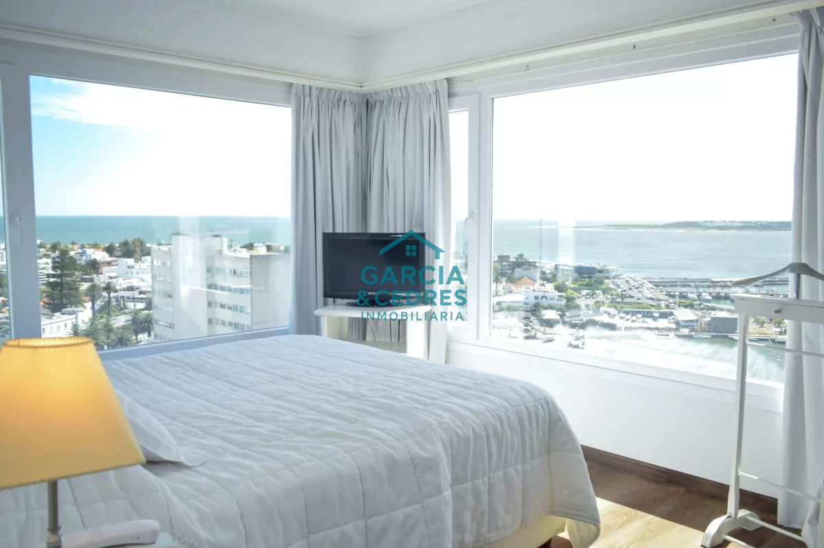 Apartamento ID.459 - Departamento de 3 dormitorios + dep. en venta en Edif. Fontemar, vista al Puerto
