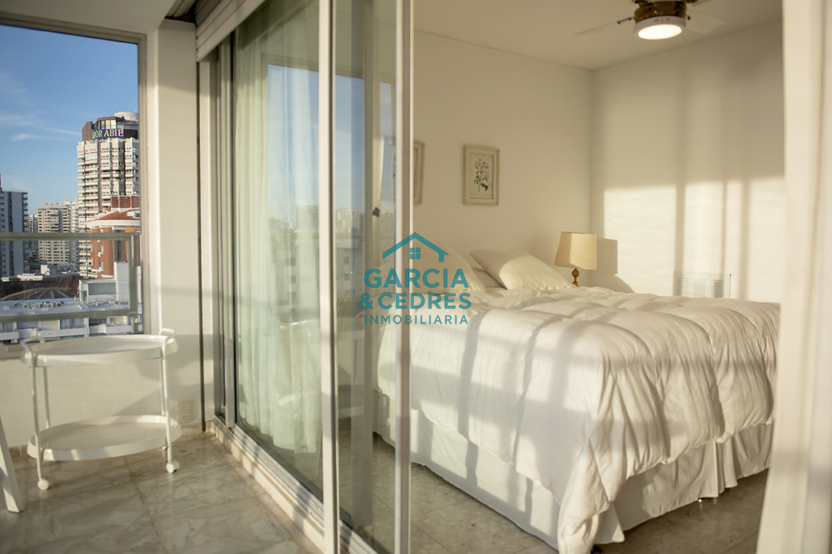 Apartamento ID.455 - Vende departamento de 3 dormitorios con vista al Puerto, Punta del Este
