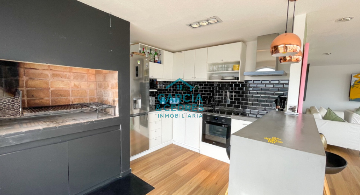 Apartamento ID.454 - Vende apartamento 4 dormitorios, comodo e iluminado en Mansa Punta del Este.