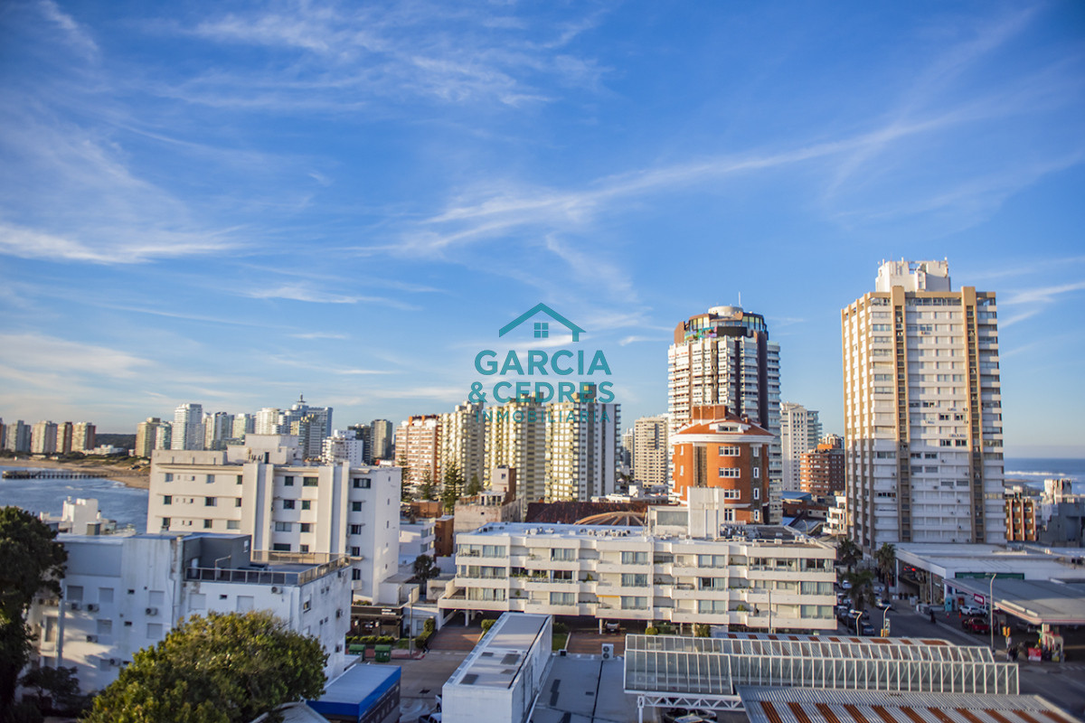 Apartamento ID.455 - Vende departamento de 3 dormitorios con vista al Puerto, Punta del Este