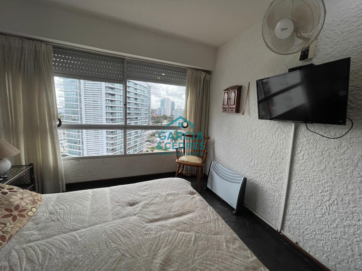 Apartamento ID.151 - Departamento en venta en Brava - Punta del Este de 1 dormitorio y medio.