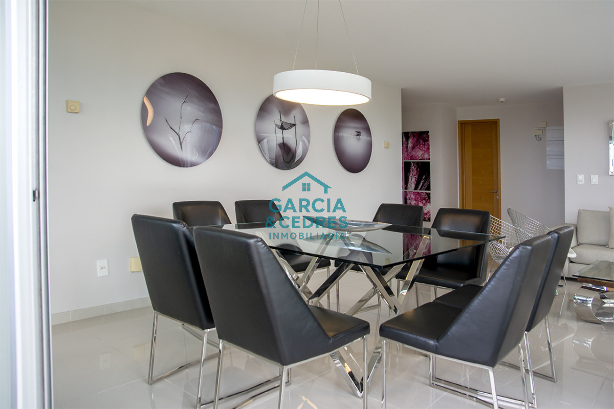 Apartamento ID.462 - Apartamento de 3 Dormitorios en Playa Mansa en venta  - A Pasos del Mar