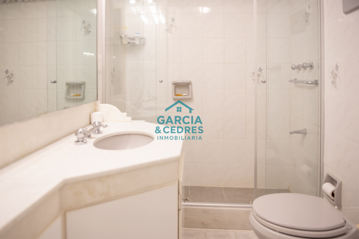 Apartamento ID.455 - Vende departamento de 3 dormitorios con vista al Puerto, Punta del Este