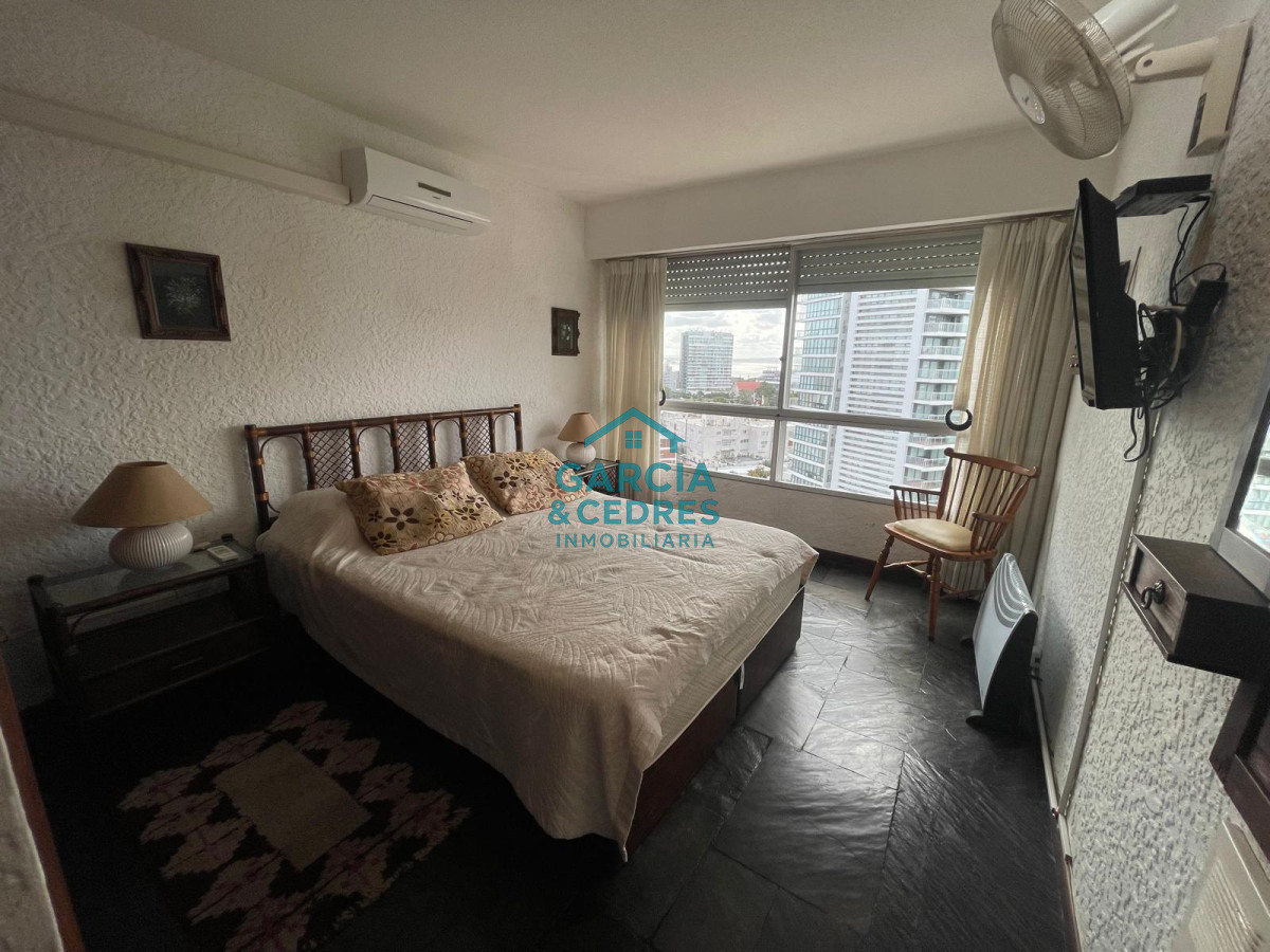 Apartamento ID.151 - Departamento en venta en Brava - Punta del Este de 1 dormitorio y medio.