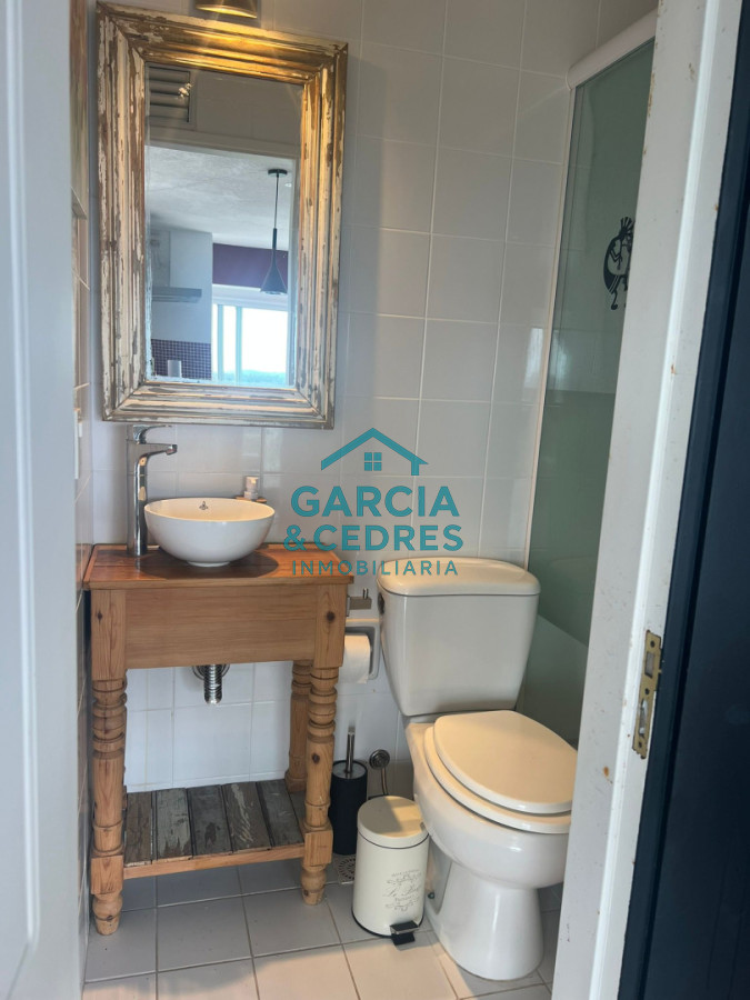 Apartamento ID.454 - Vende apartamento 4 dormitorios, comodo e iluminado en Mansa Punta del Este.