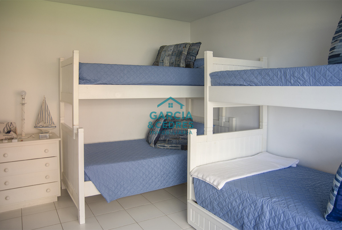 Apartamento ID.457 - Departamento en edificio Esturión, frente al mar, 3 dormitorios en venta
