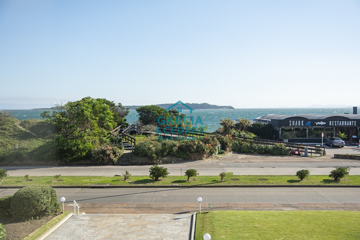 Apartamento ID.465 - Hermoso Departamento de 3 dormitorios en venta frente al mar. 