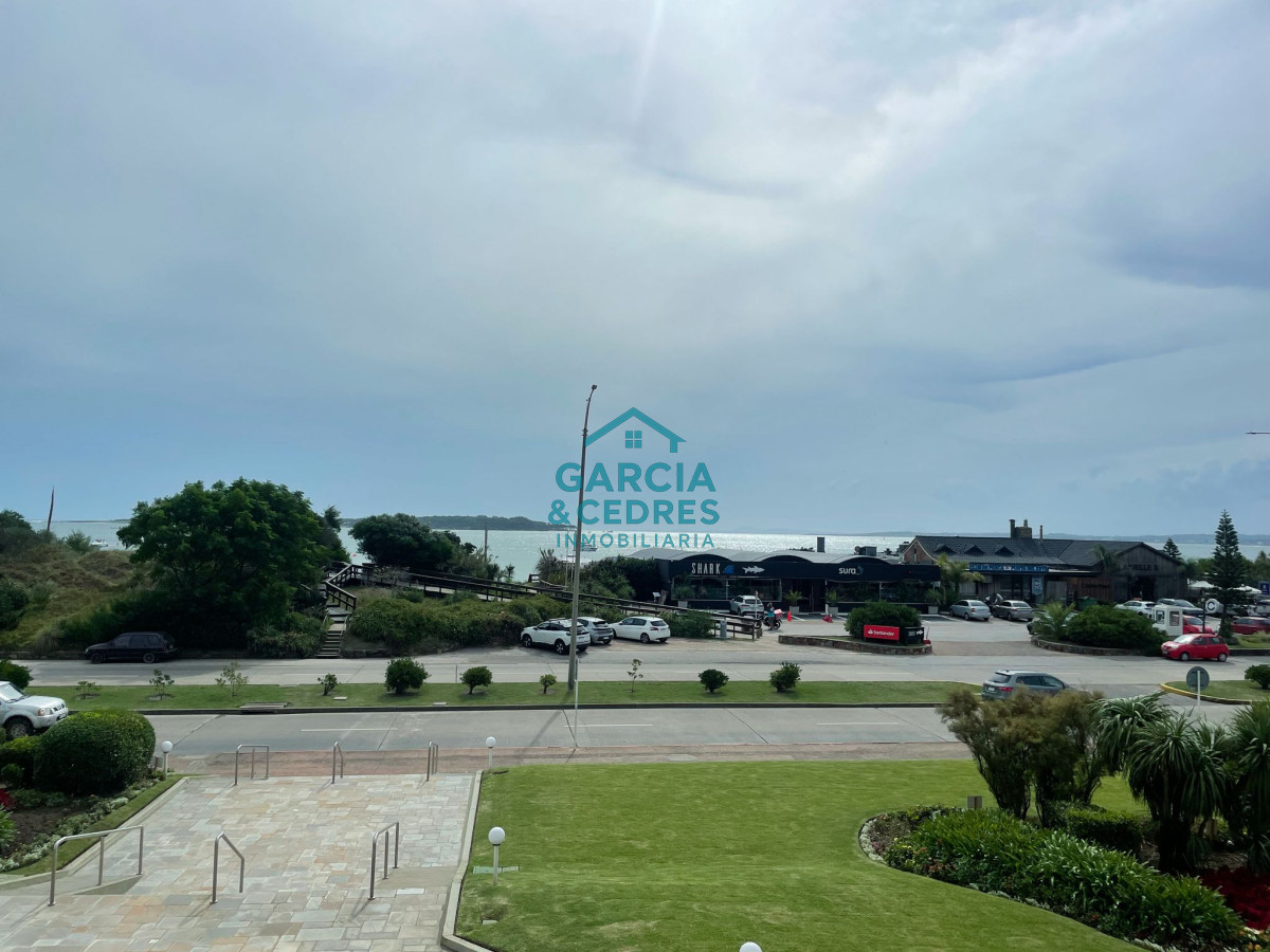 Apartamento ID.465 - Hermoso Departamento de 3 dormitorios en venta frente al mar. 