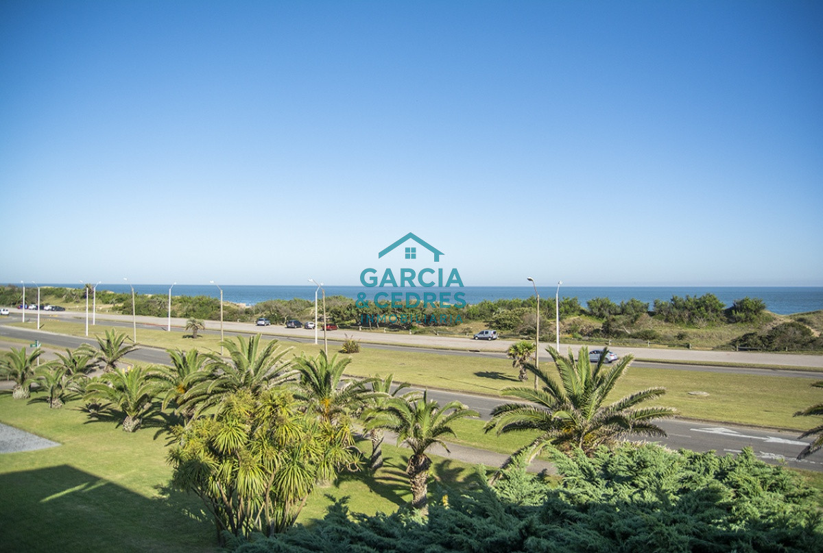 Apartamento ID.457 - Departamento en edificio Esturión, frente al mar, 3 dormitorios en venta