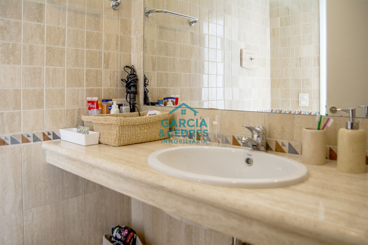 Apartamento ID.447 - Apartamento de 3 dormitorios ensuite en primera línea Playa Brava Punta del Este