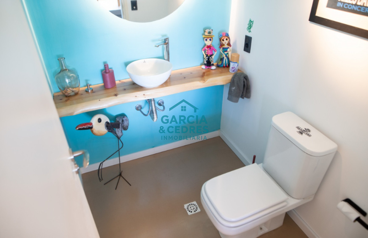Apartamento ID.454 - Vende apartamento 4 dormitorios, comodo e iluminado en Mansa Punta del Este.