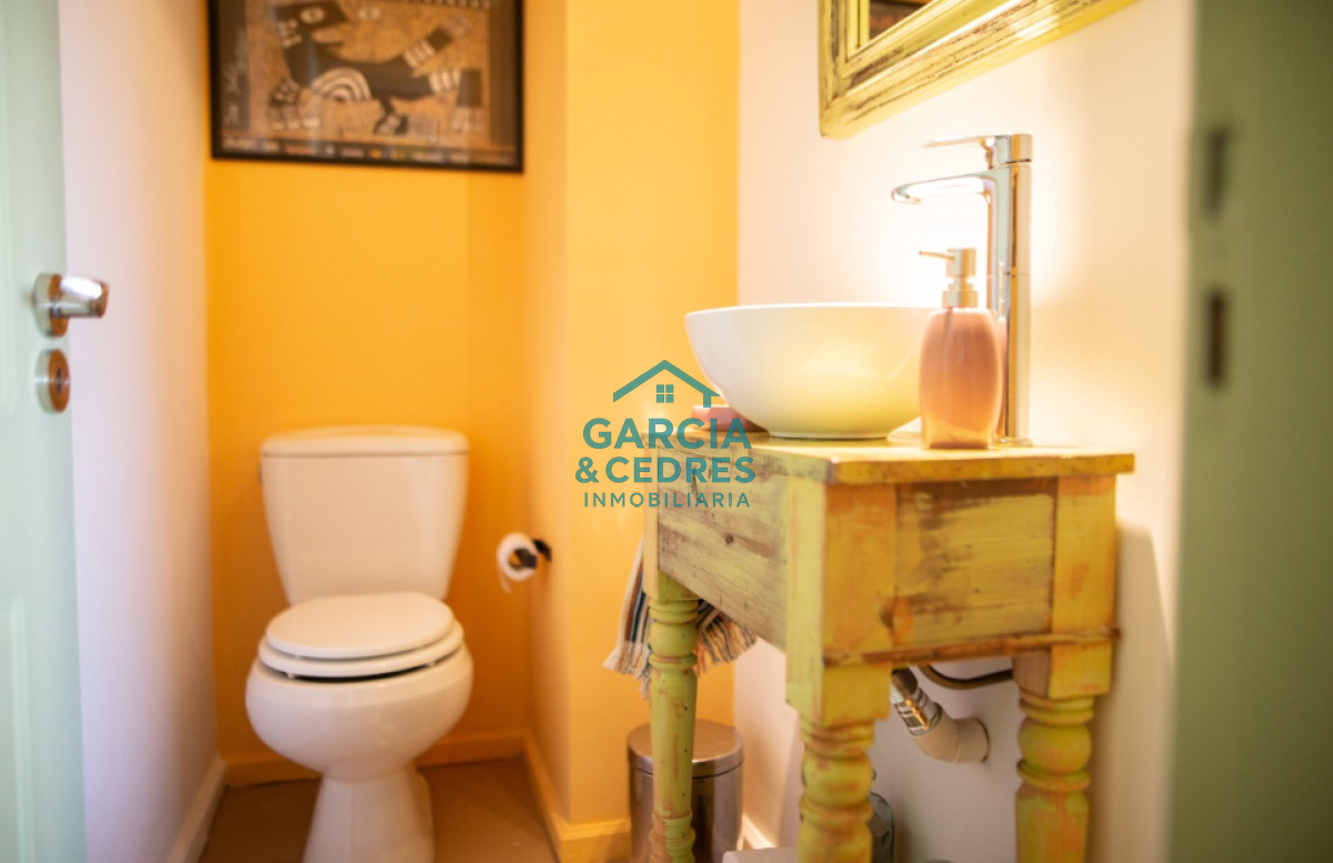 Apartamento ID.454 - Vende apartamento 4 dormitorios, comodo e iluminado en Mansa Punta del Este.