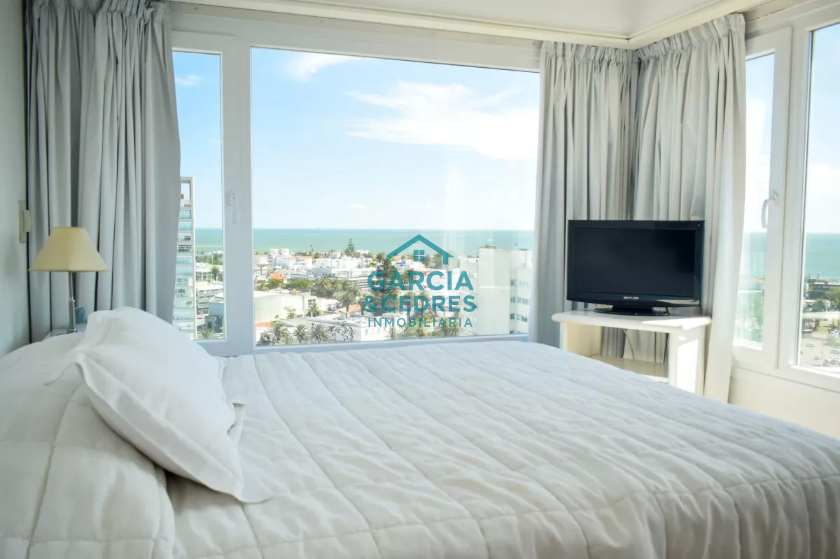 Apartamento ID.459 - Departamento de 3 dormitorios + dep. en venta en Edif. Fontemar, vista al Puerto