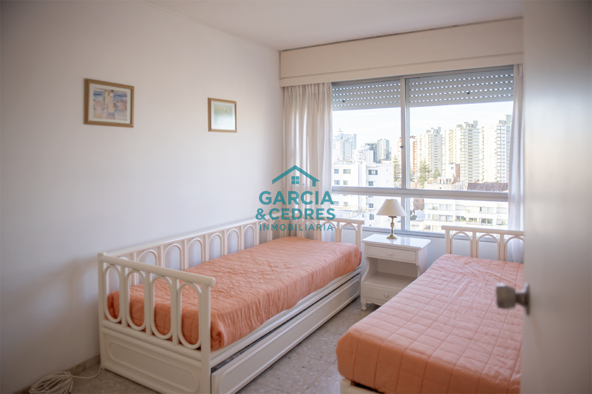 Apartamento ID.455 - Vende departamento de 3 dormitorios con vista al Puerto, Punta del Este