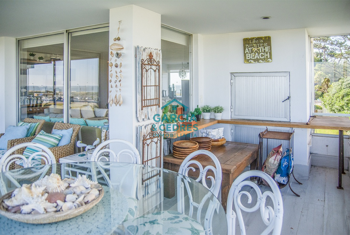 Apartamento ID.457 - Departamento en edificio Esturión, frente al mar, 3 dormitorios en venta