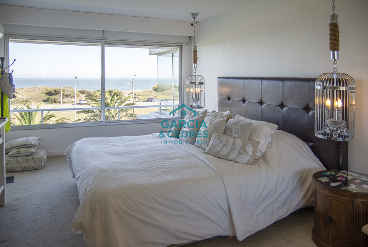 Apartamento ID.457 - Departamento en edificio Esturión, frente al mar, 3 dormitorios en venta