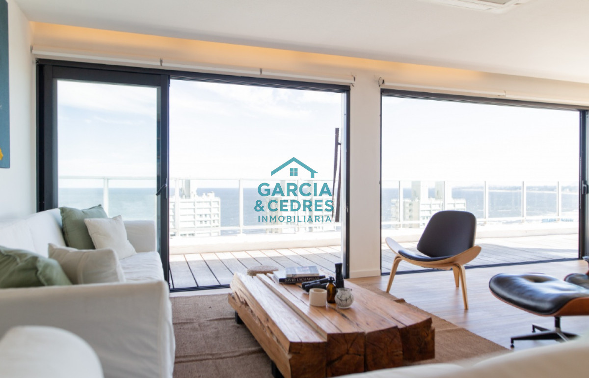 Apartamento ID.454 - Vende apartamento 4 dormitorios, comodo e iluminado en Mansa Punta del Este.