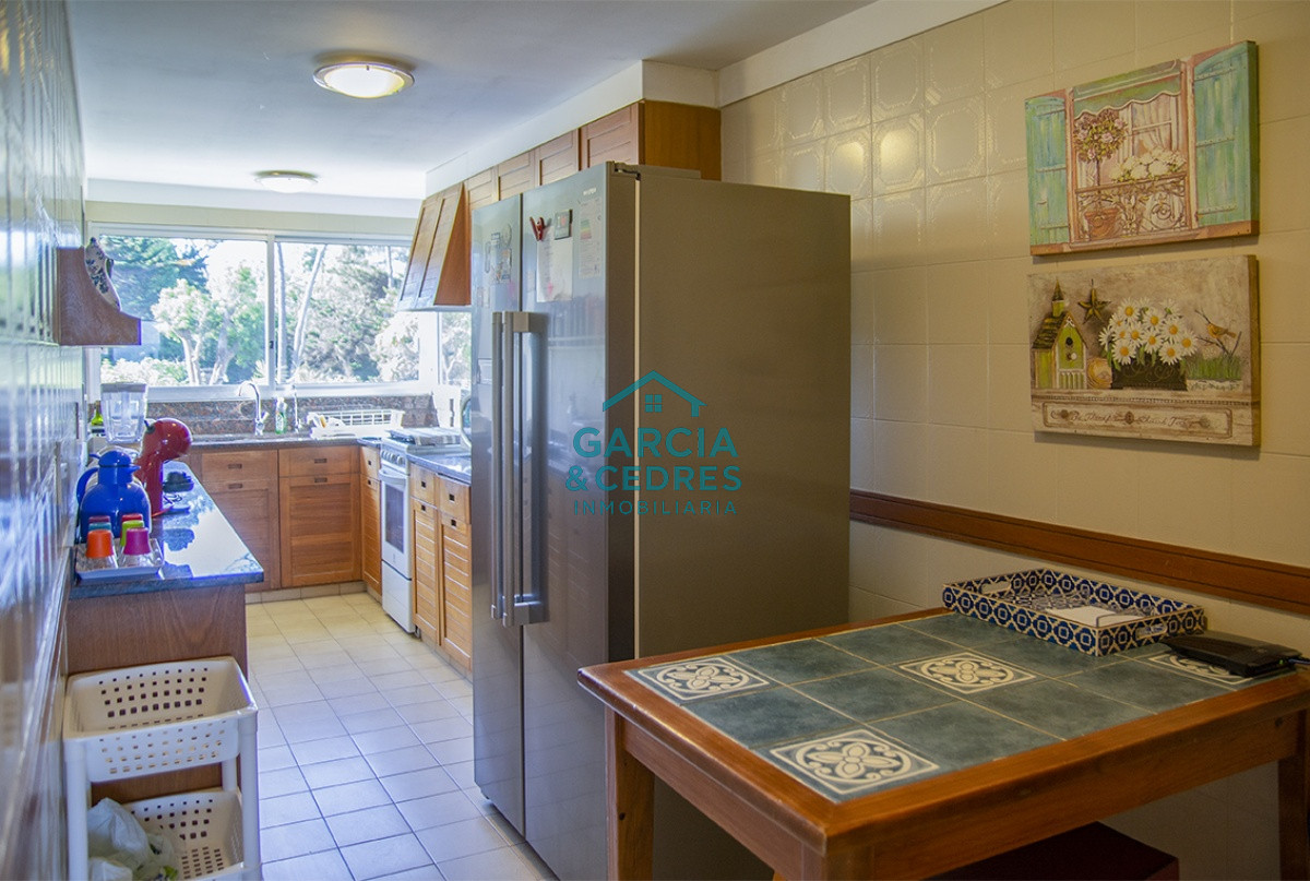 Apartamento ID.457 - Departamento en edificio Esturión, frente al mar, 3 dormitorios en venta