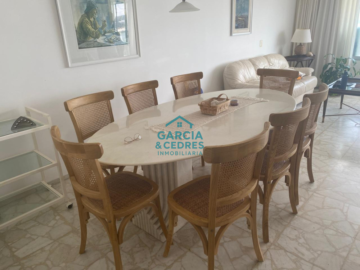 Apartamento ID.455 - Vende departamento de 3 dormitorios con vista al Puerto, Punta del Este