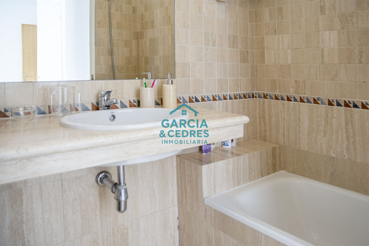 Apartamento ID.447 - Apartamento de 3 dormitorios ensuite en primera línea Playa Brava Punta del Este