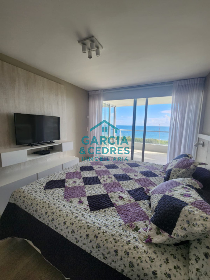 Apartamento ID.450 - Exclusivo apartamento en primera linea de la mansa, con vistas privilegiadas y una excelente orientación 
