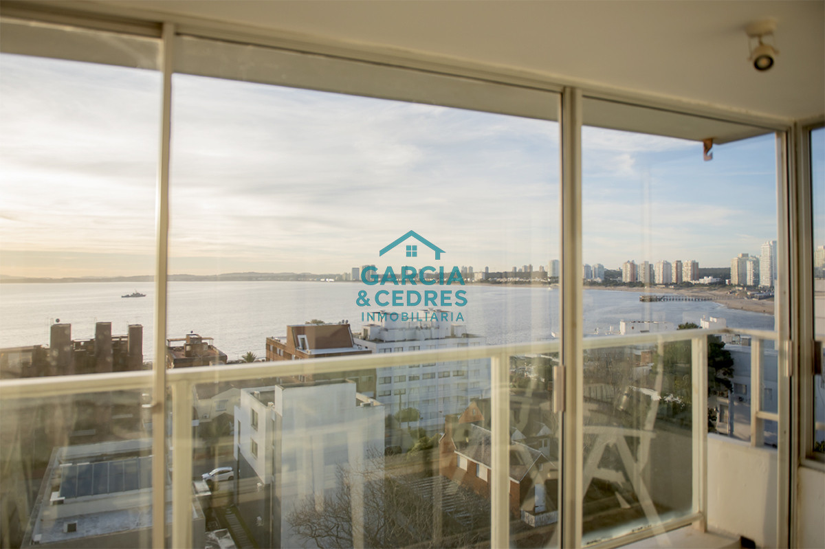 Apartamento ID.455 - Vende departamento de 3 dormitorios con vista al Puerto, Punta del Este