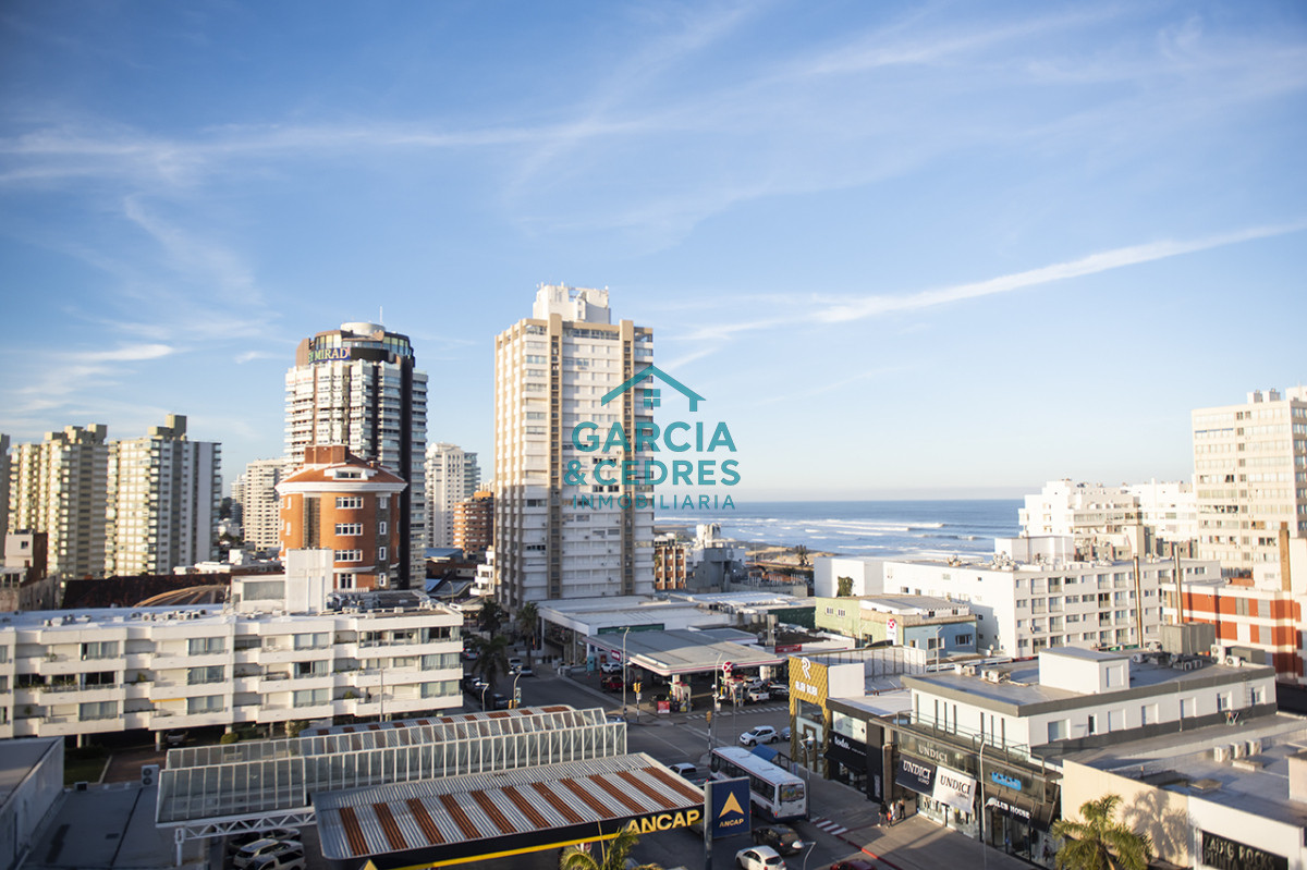 Apartamento ID.455 - Vende departamento de 3 dormitorios con vista al Puerto, Punta del Este