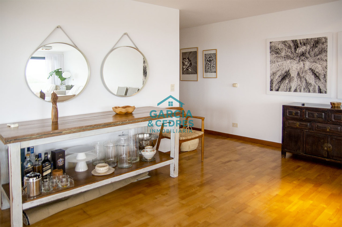Apartamento ID.447 - Apartamento de 3 dormitorios ensuite en primera línea Playa Brava Punta del Este